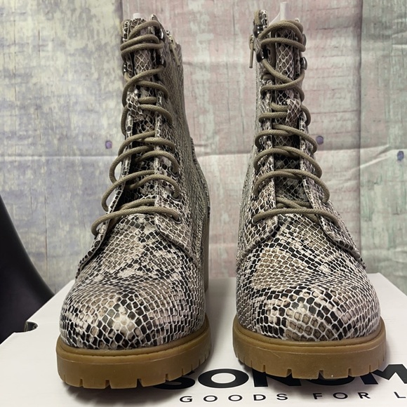 - Brand new Woman’s High Heeled Boots. - Picture 2 of 16